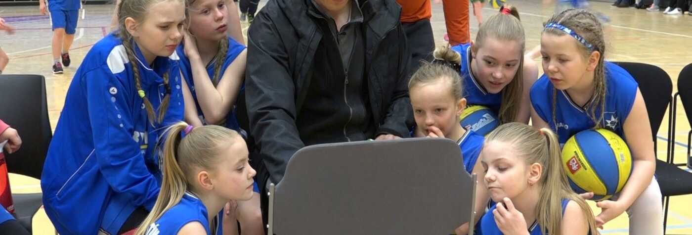 Kadr: Podnieść poprzeczkę